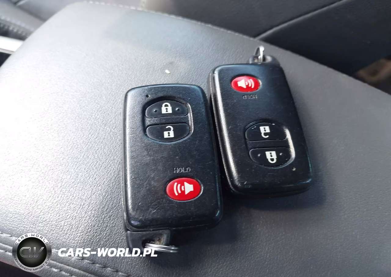 2011 Toyota Prius Four VIN:JTDKN3DU9B0305377 - 11