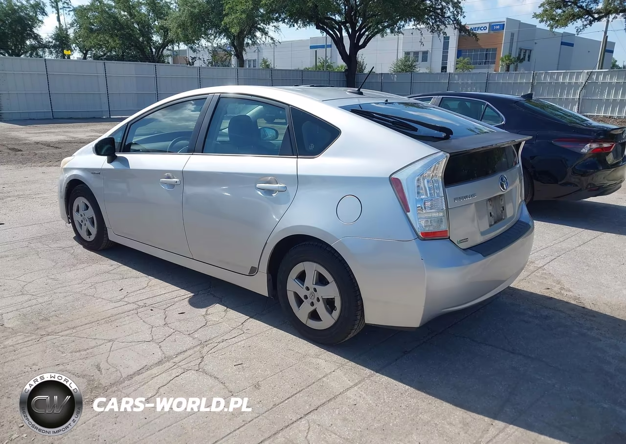 2011 Toyota Prius Four VIN:JTDKN3DU9B0305377 - 3