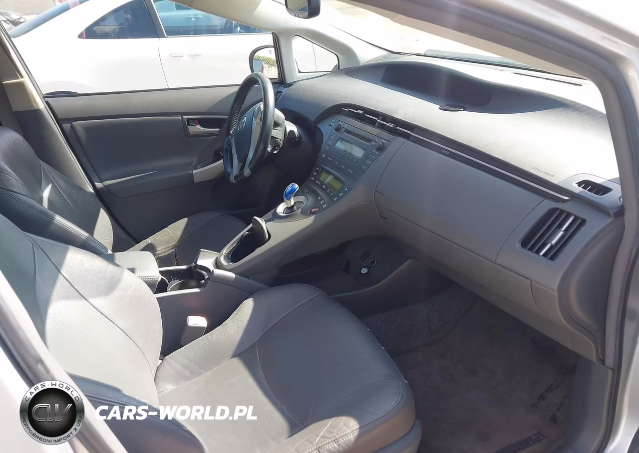 2011 Toyota Prius Four VIN:JTDKN3DU9B0305377 - 5