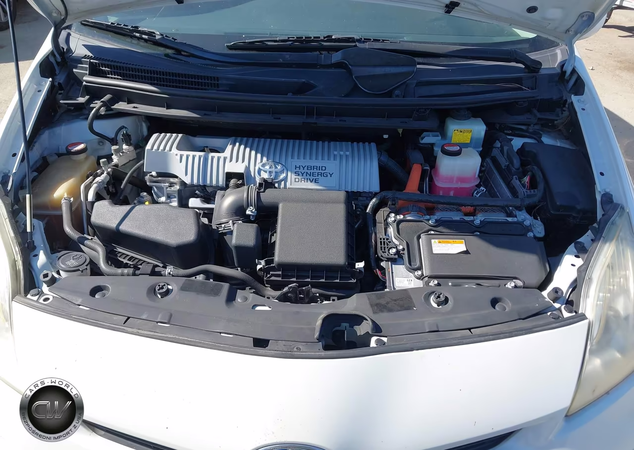2015 Toyota Prius Two VIN:JTDKN3DU1F1997814 - 10