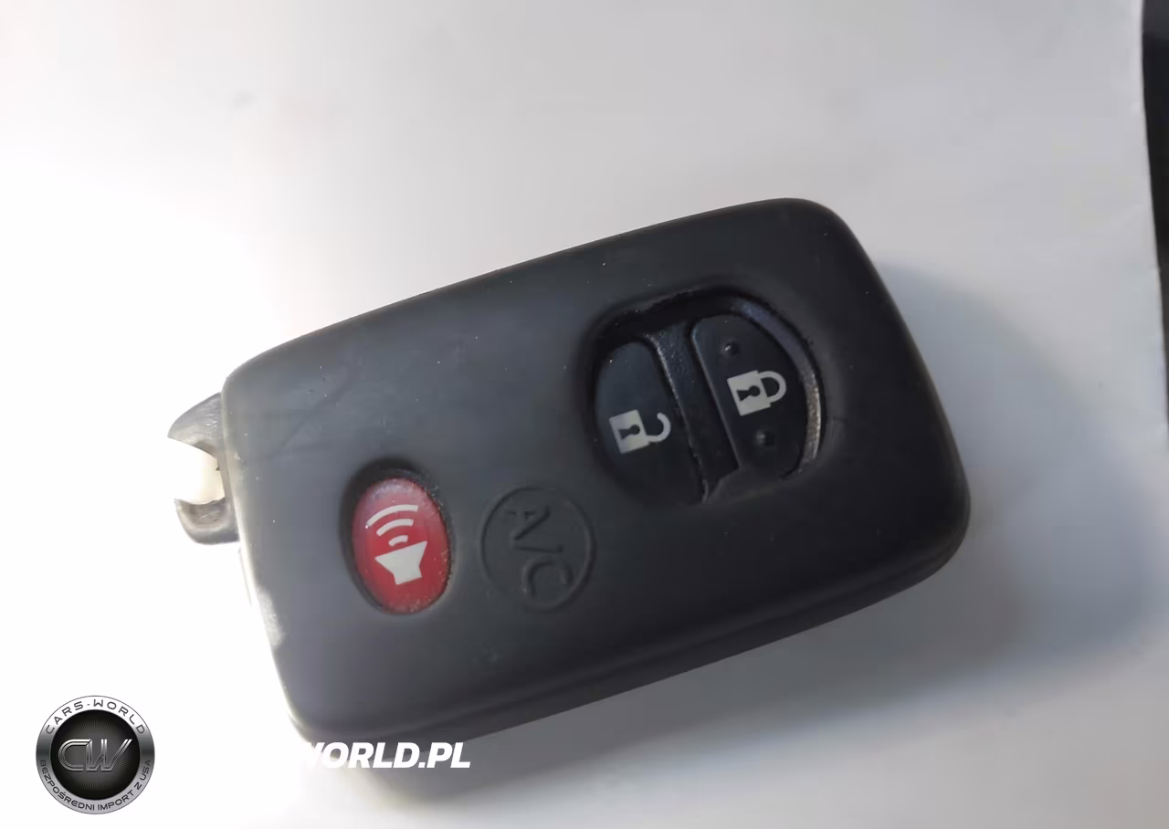 2015 Toyota Prius Two VIN:JTDKN3DU1F1997814 - 11