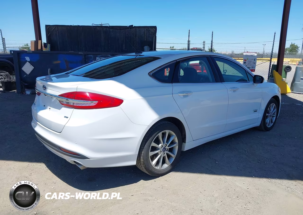 2018 Ford Fusion Energi Se Luxury VIN:3FA6P0PU6JR273627 - 4