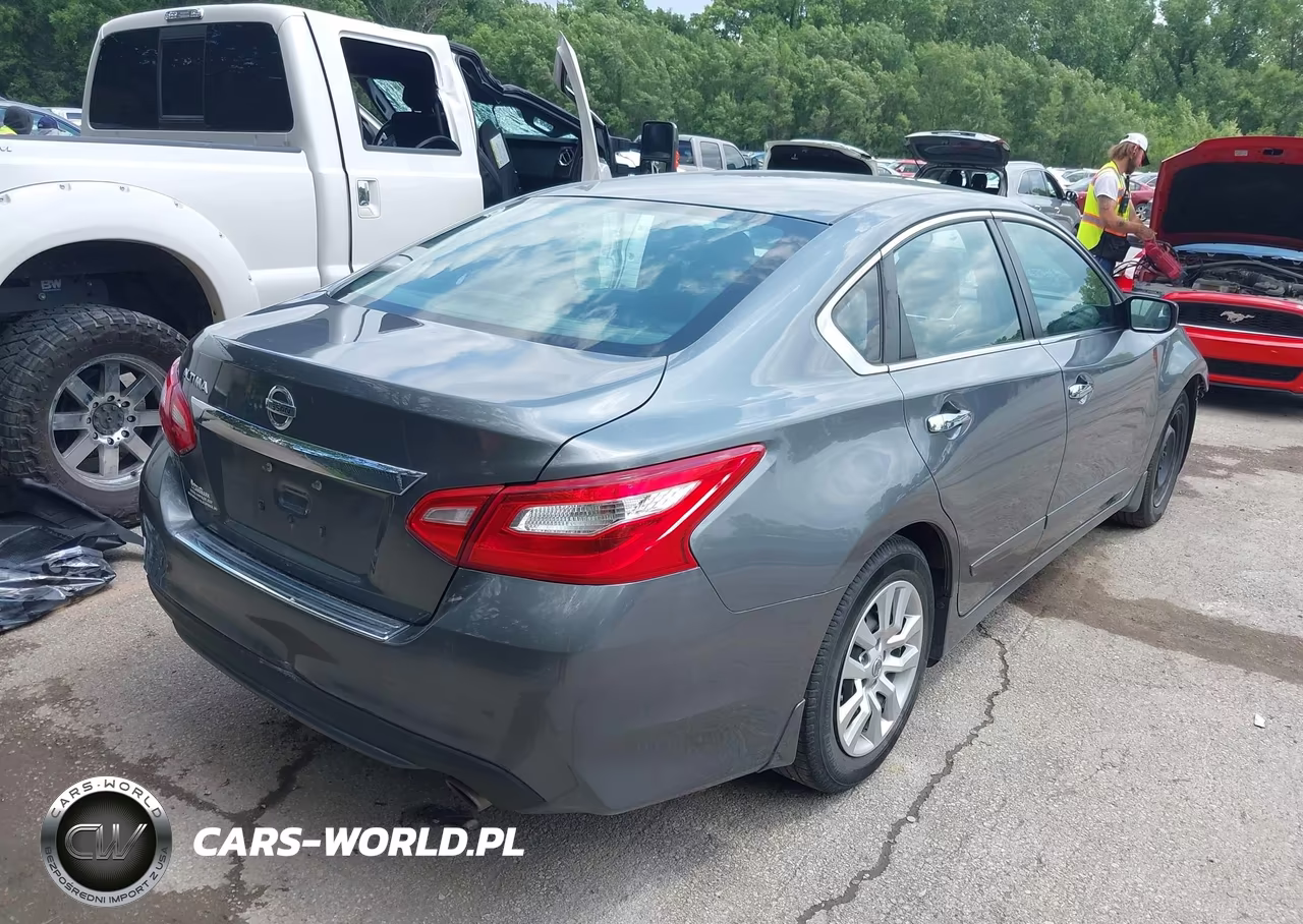 2017 Nissan Altima 2.5 S VIN:1N4AL3APXHC238866 - 4