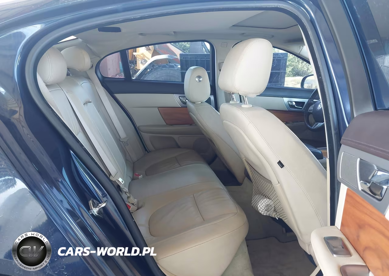 2010 Jaguar Xf VIN:SAJWA0FA2AHR52851 - 8