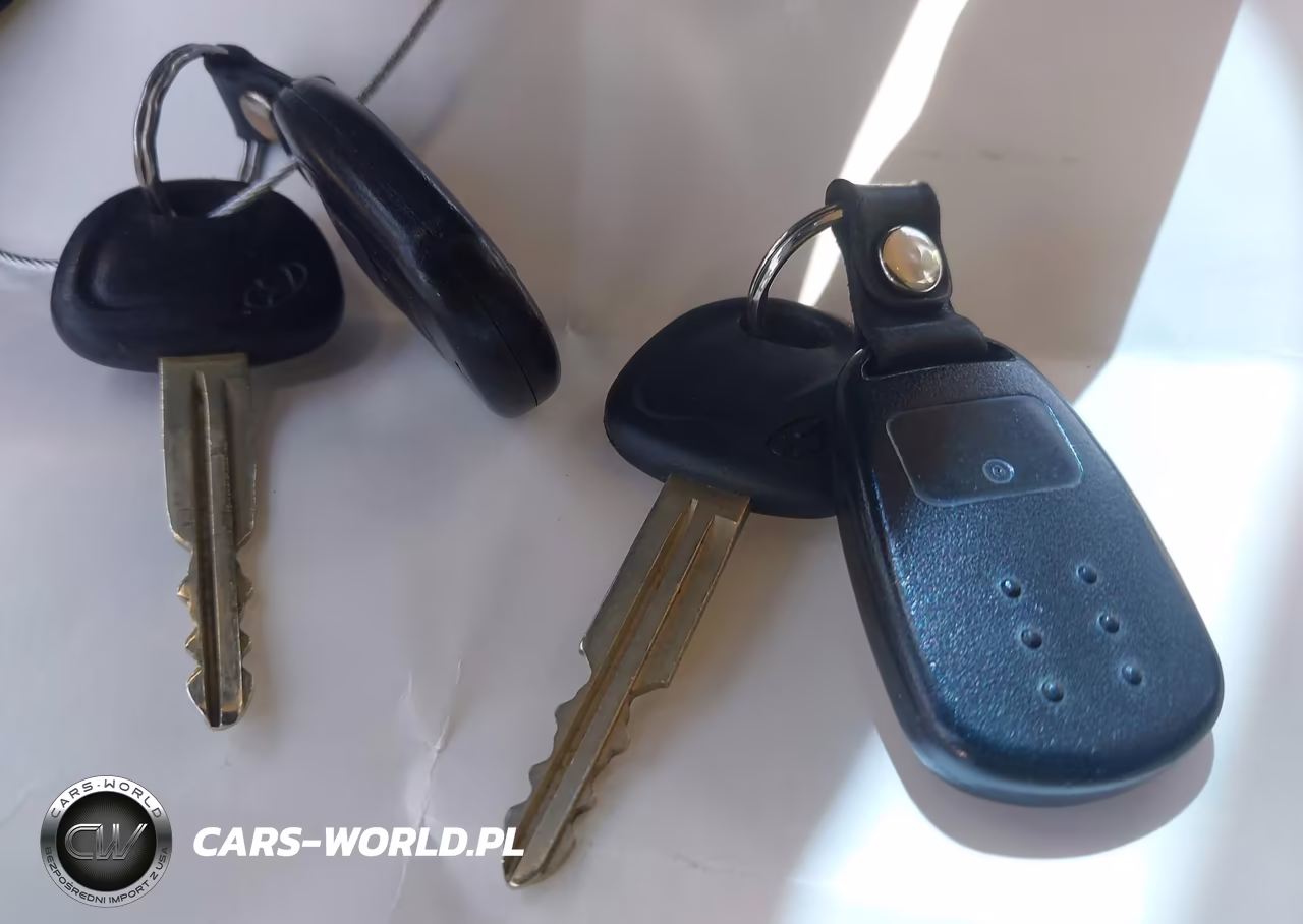 2002 Hyundai Elantra Gls VIN:KMHDN45D42U360563 - 11