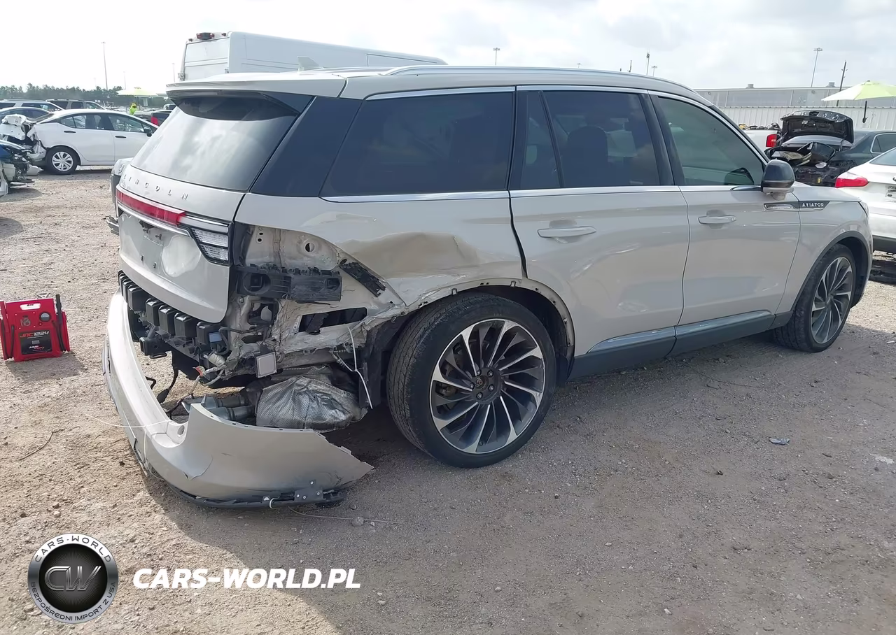 2020 Lincoln Aviator Reserve VIN:5LM5J7XC6LGL19967 - 4