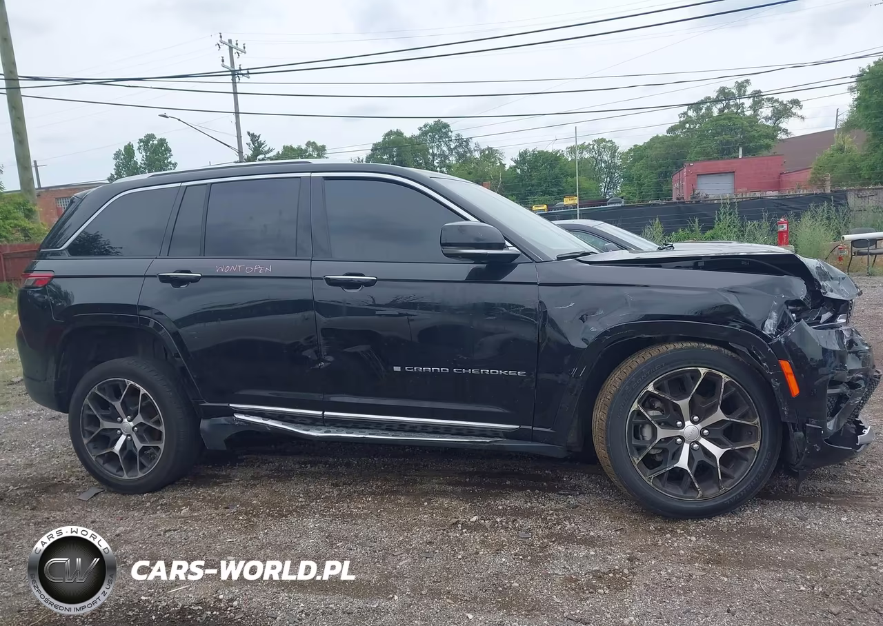 2023 Jeep Grand Cherokee Summit Reserve 4X4 VIN:1C4RJHEG2P8763030 - 12