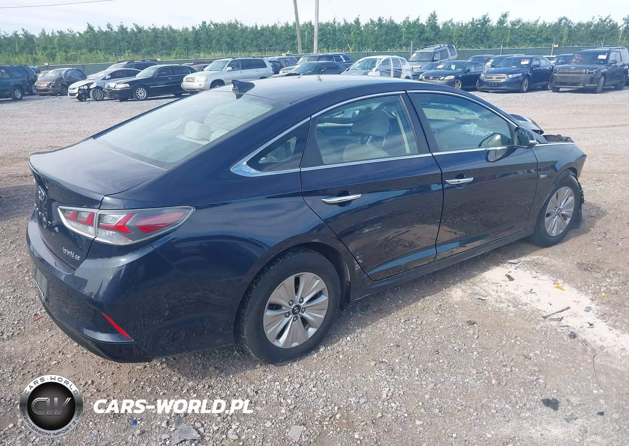 2018 Hyundai Sonata Hybrid Se VIN:KMHE24L39JA079835 - 4