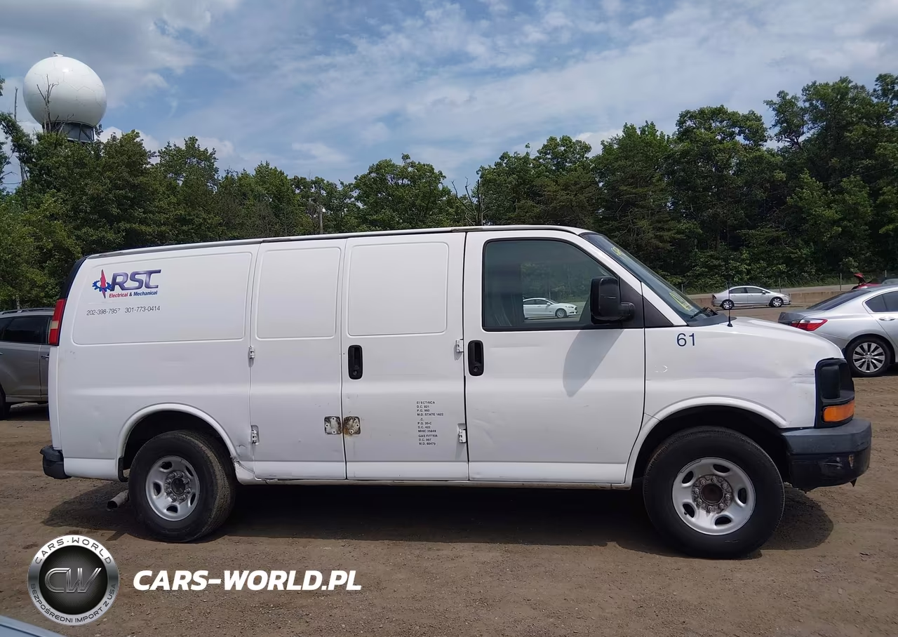 2015 Chevrolet Express 2500 Work Van VIN:1GCWGFFF1F1104245 - 13