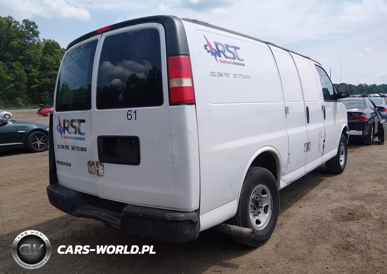 2015 Chevrolet Express 2500 Work Van VIN:1GCWGFFF1F1104245 - 4