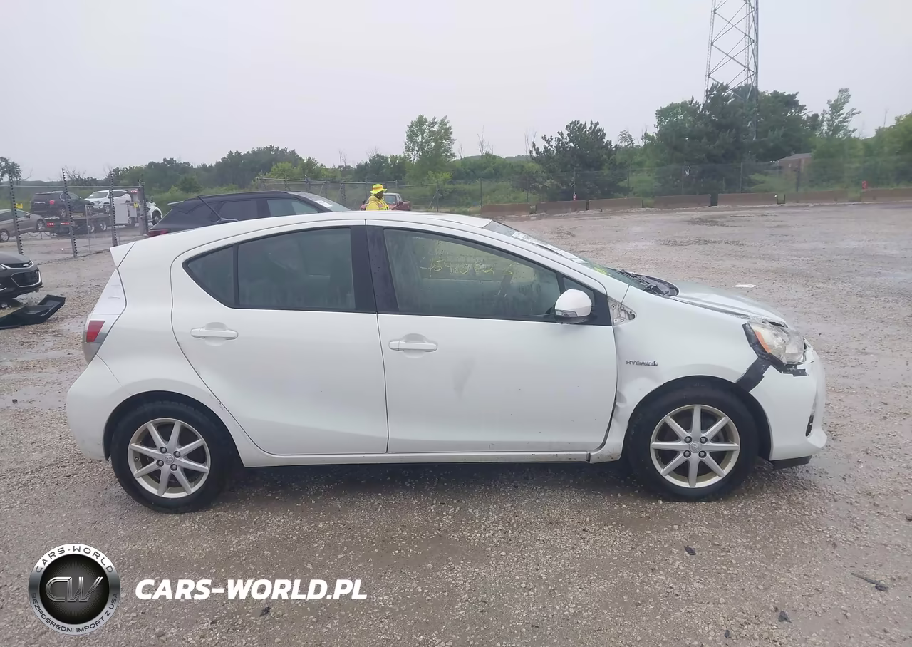 2012 Toyota Prius C Four VIN:JTDKDTB32C1006144 - 13