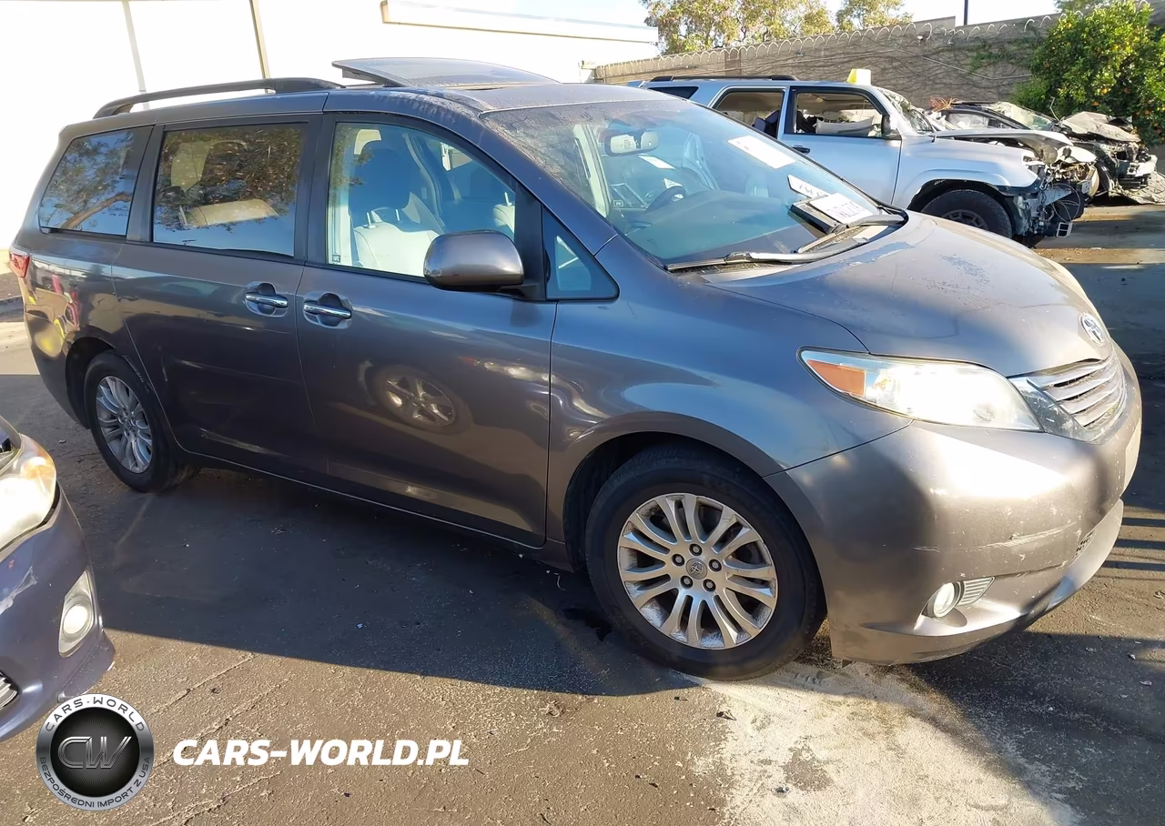 2017 Toyota Sienna Xle 8 Passenger