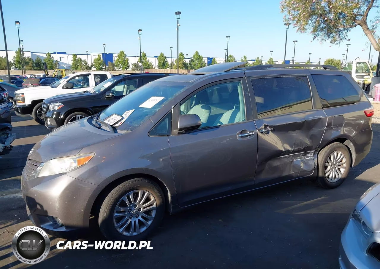 2017 Toyota Sienna Xle 8 Passenger VIN:5TDYZ3DC0HS797664 - 14