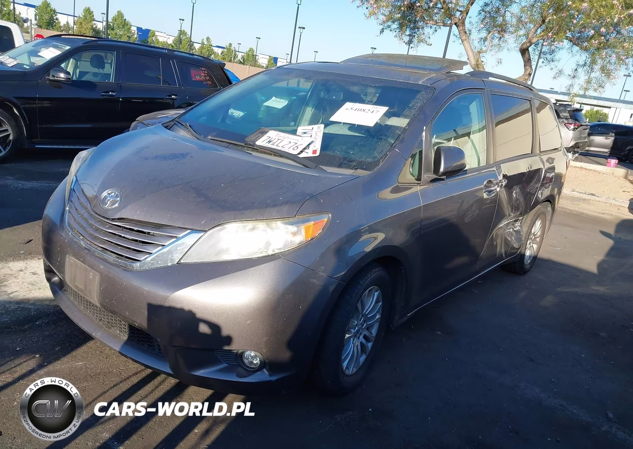 2017 Toyota Sienna Xle 8 Passenger VIN:5TDYZ3DC0HS797664 - 2