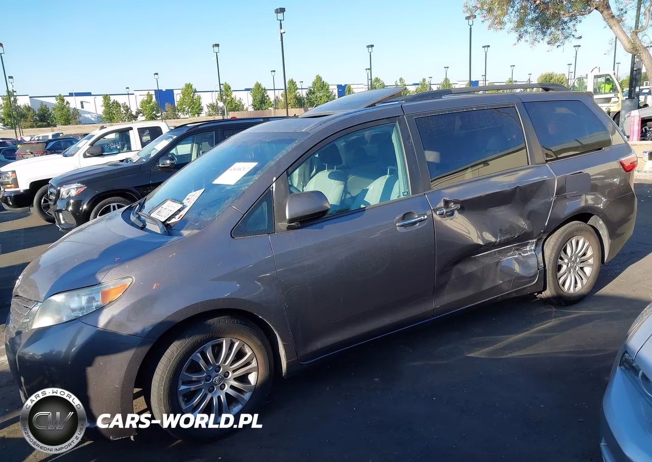 2017 Toyota Sienna Xle 8 Passenger VIN:5TDYZ3DC0HS797664 - 6