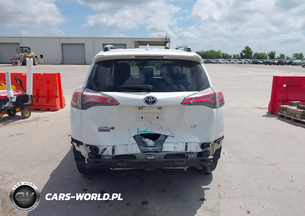 2018 Toyota Rav4 Le VIN:JTMZFREV3JJ211090 - 17