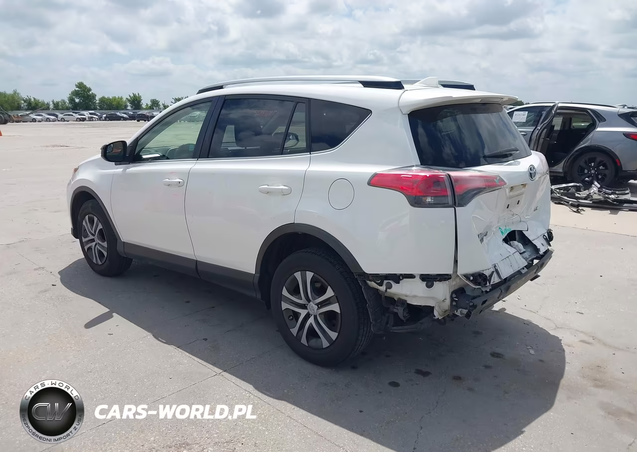 2018 Toyota Rav4 Le VIN:JTMZFREV3JJ211090 - 3