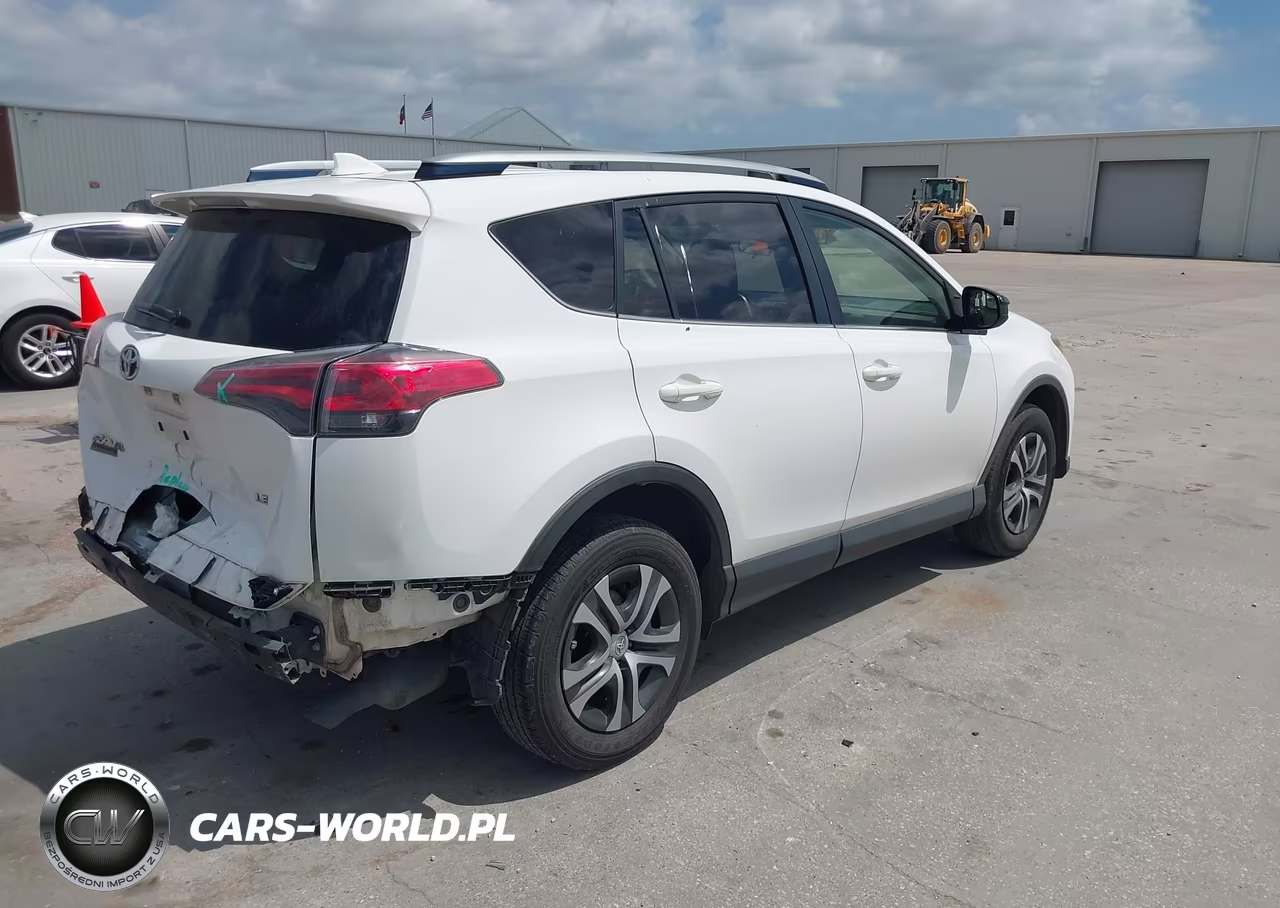 2018 Toyota Rav4 Le VIN:JTMZFREV3JJ211090 - 4
