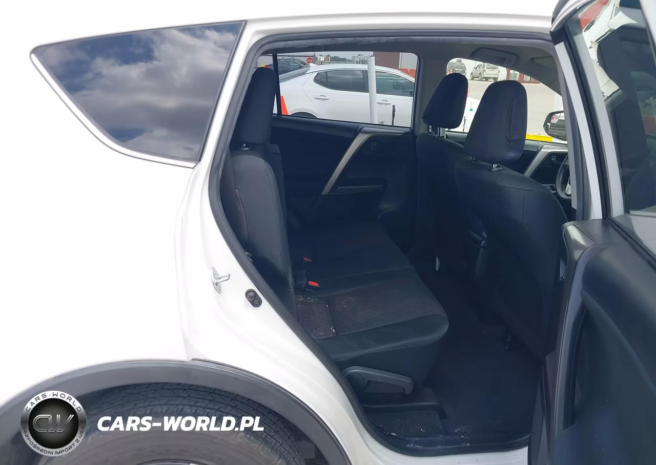 2018 Toyota Rav4 Le VIN:JTMZFREV3JJ211090 - 8