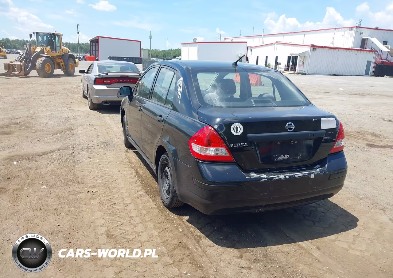 2010 Nissan Versa 1.6 VIN:3N1CC1AP1AL435039 - 3