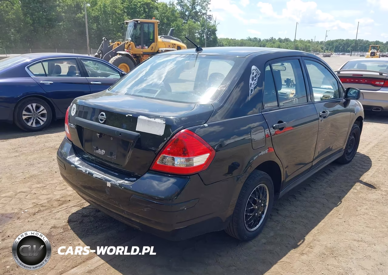 2010 Nissan Versa 1.6 VIN:3N1CC1AP1AL435039 - 4