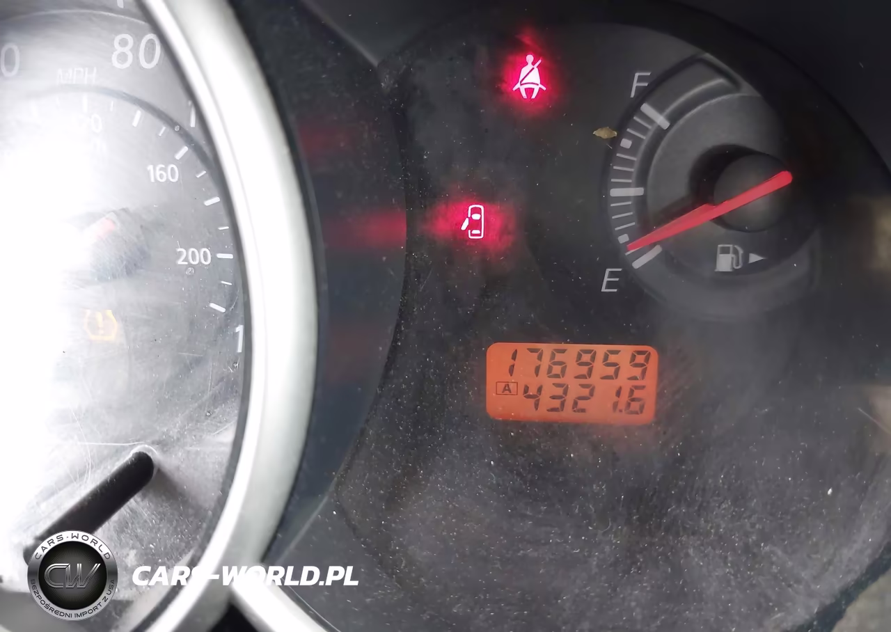 2010 Nissan Versa 1.6 VIN:3N1CC1AP1AL435039 - 7