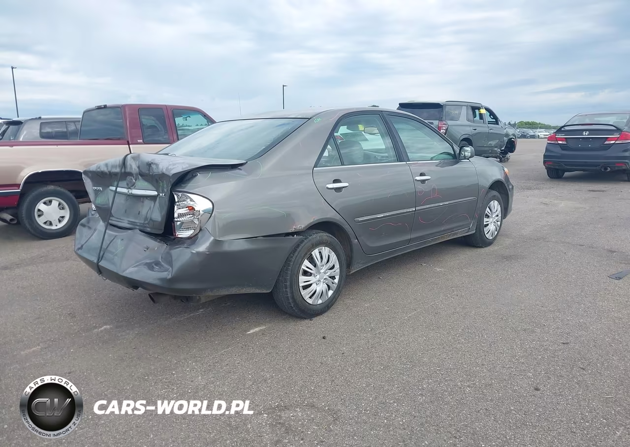 2002 Toyota Camry Xle VIN:4T1BE30K02U566664 - 4