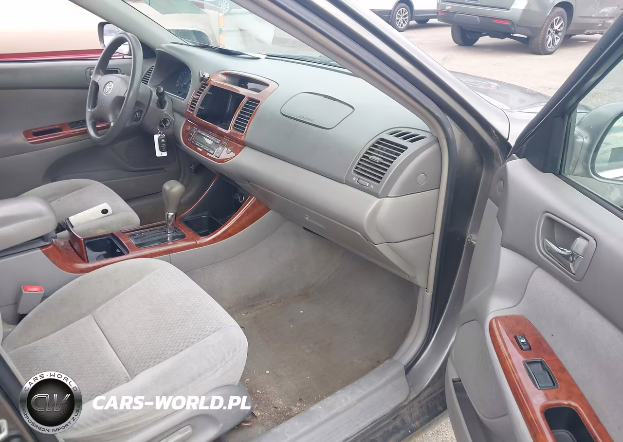 2002 Toyota Camry Xle VIN:4T1BE30K02U566664 - 5