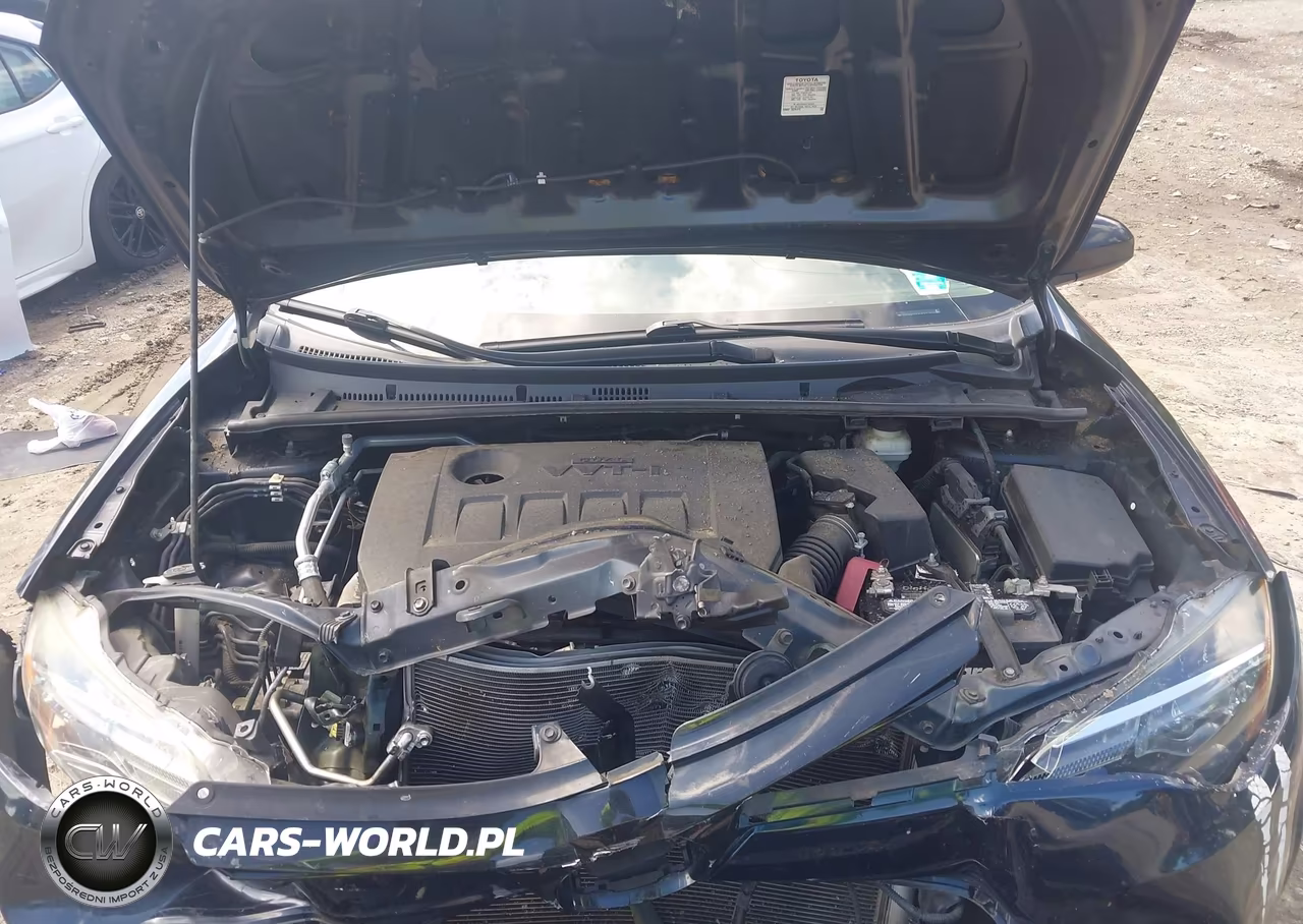 2018 Toyota Corolla Le VIN:5YFBURHE9JP841839 - 10