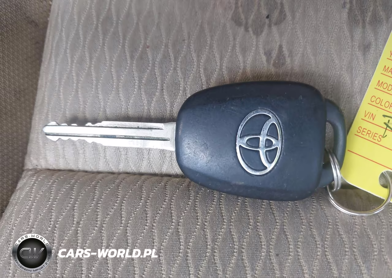 2018 Toyota Corolla Le VIN:5YFBURHE9JP841839 - 11