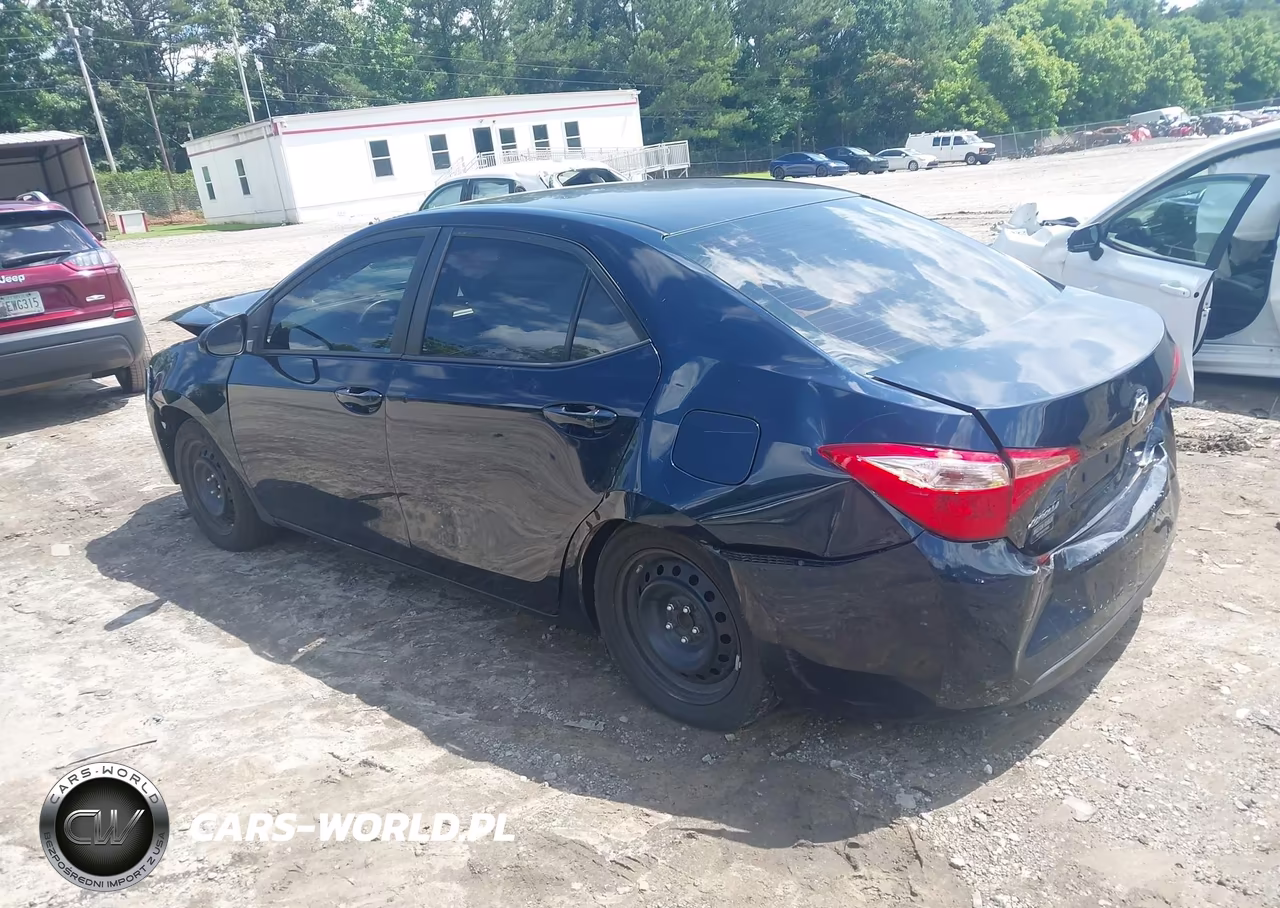 2018 Toyota Corolla Le VIN:5YFBURHE9JP841839 - 3