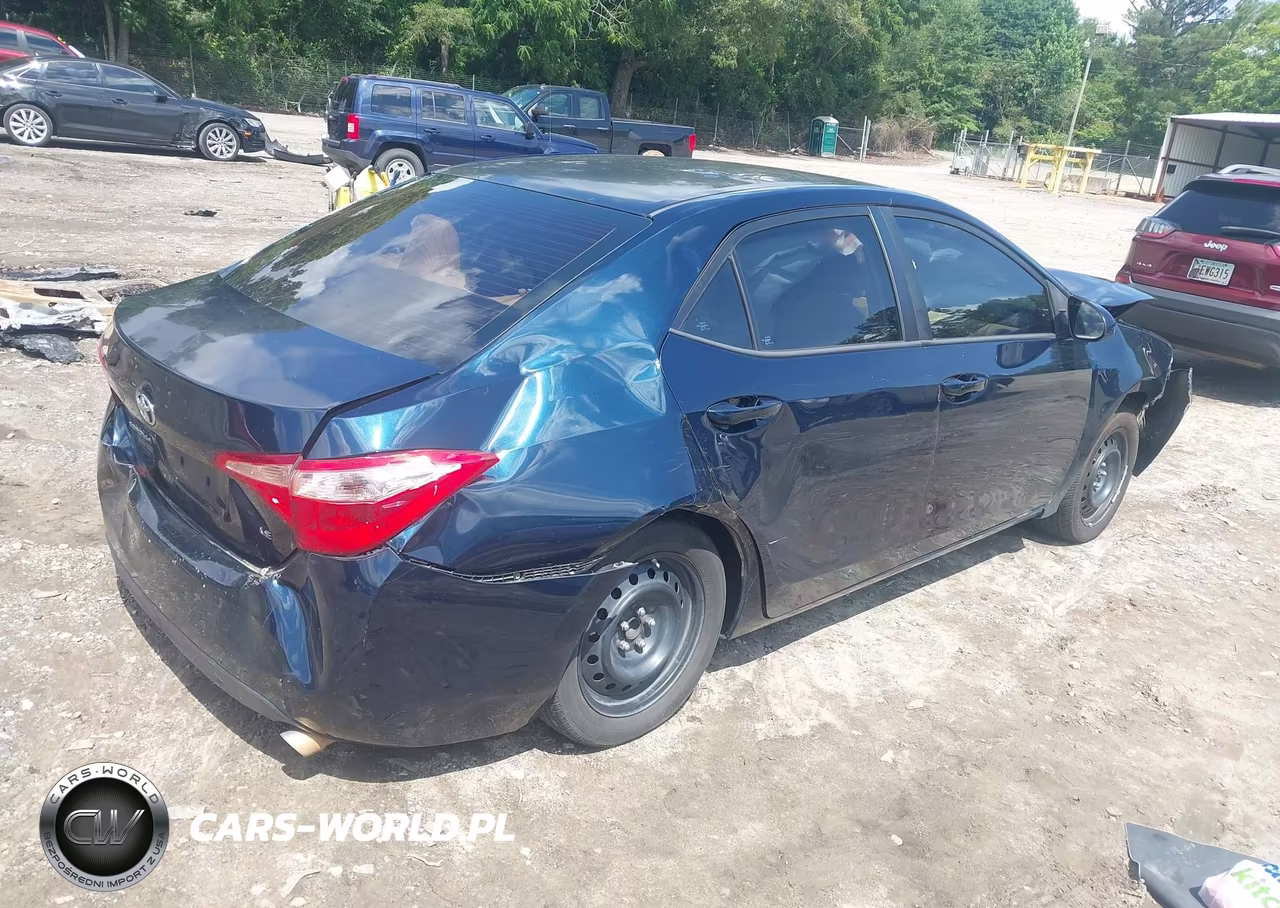 2018 Toyota Corolla Le VIN:5YFBURHE9JP841839 - 4