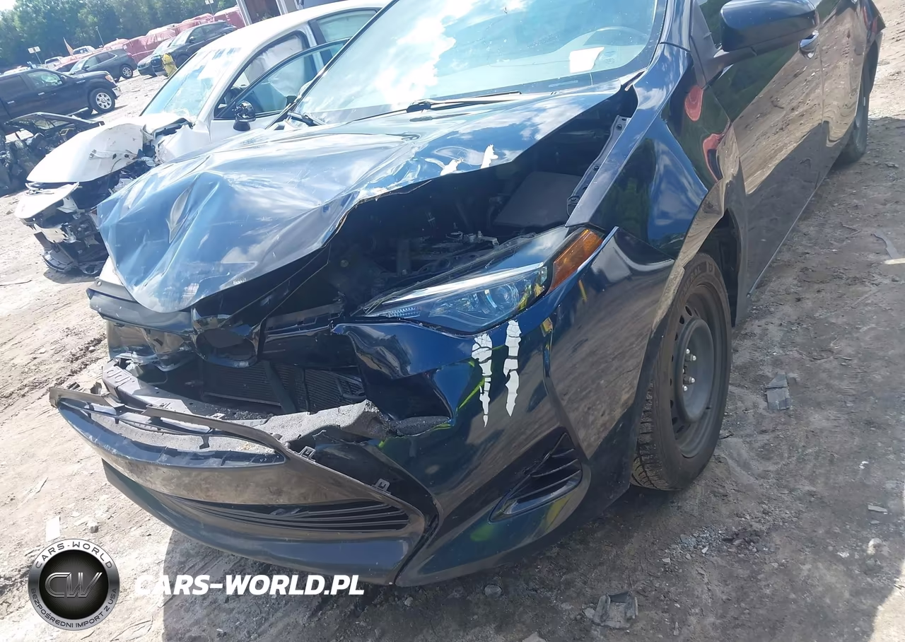 2018 Toyota Corolla Le VIN:5YFBURHE9JP841839 - 6