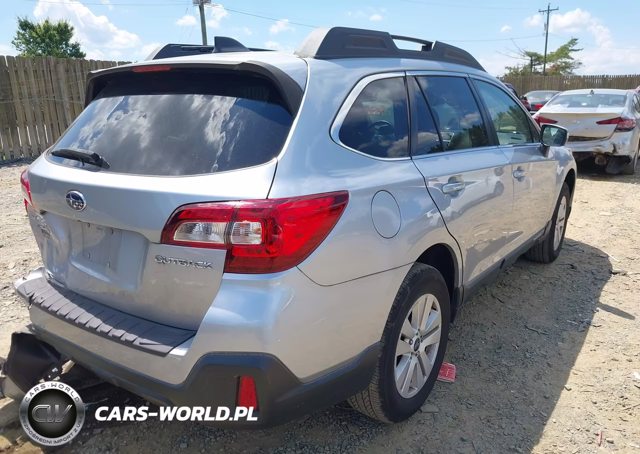 2019 Subaru Outback 2.5I Premium VIN:4S4BSAFC1K3304607 - 4