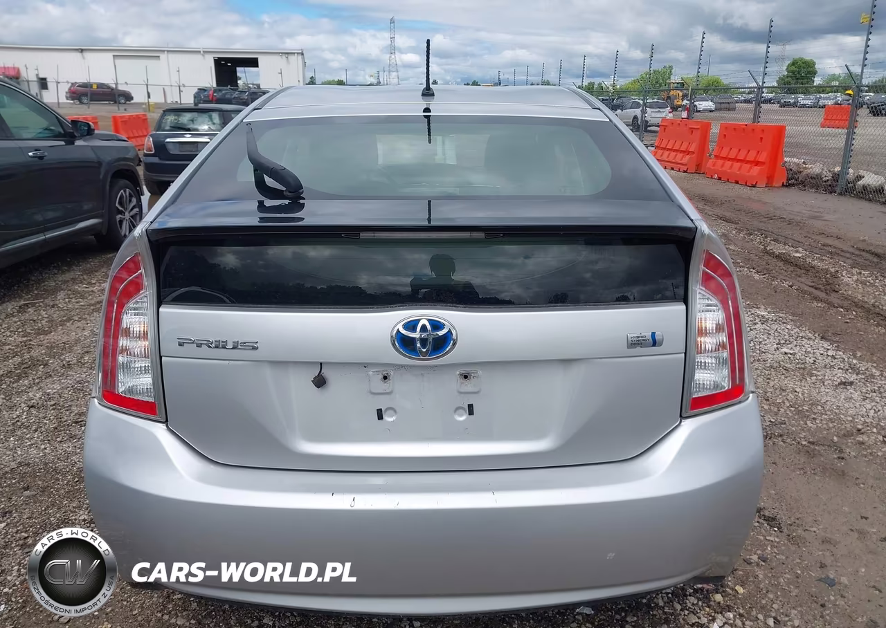 2013 Toyota Prius Two VIN:JTDKN3DU5D5564907 - 16