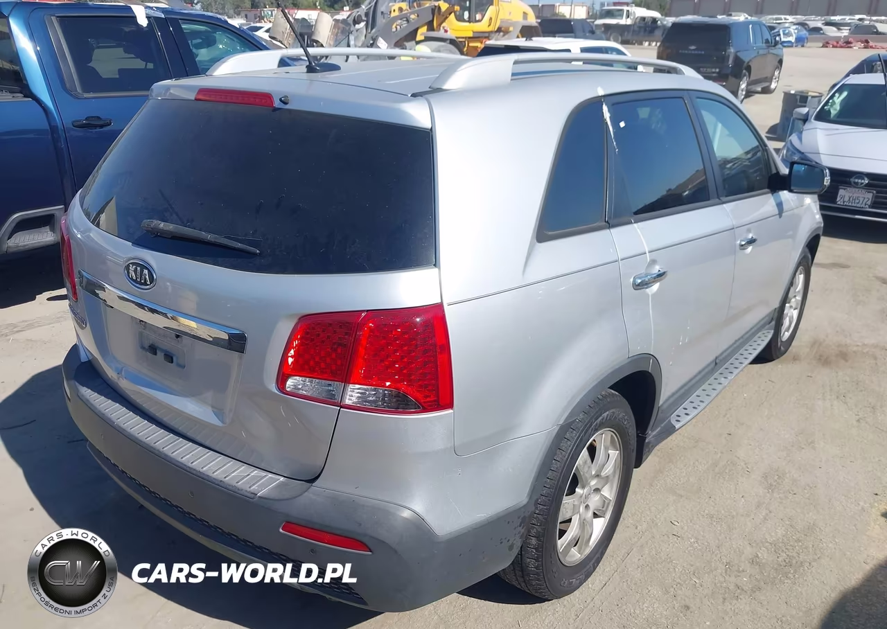 2012 Kia Sorento Lx VIN:5XYKT3A68CG238388 - 4