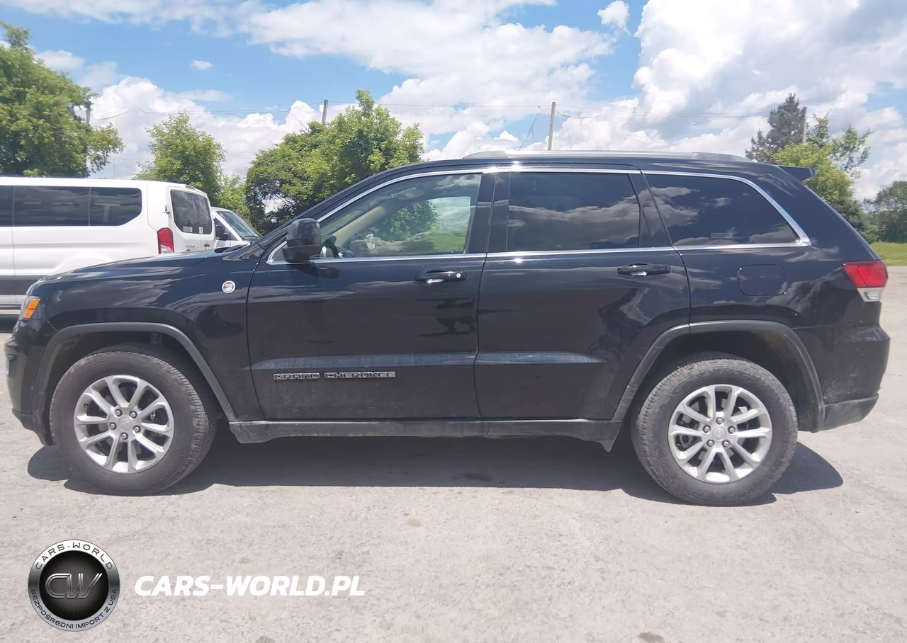 2021 Jeep Grand Cherokee Laredo E 4X4 VIN:1C4RJFAG9MC699488 - 17