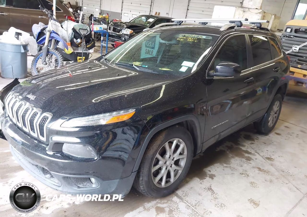 2017 Jeep Cherokee Latitude 4X4 VIN:1C4PJMCB6HW546410 - 2