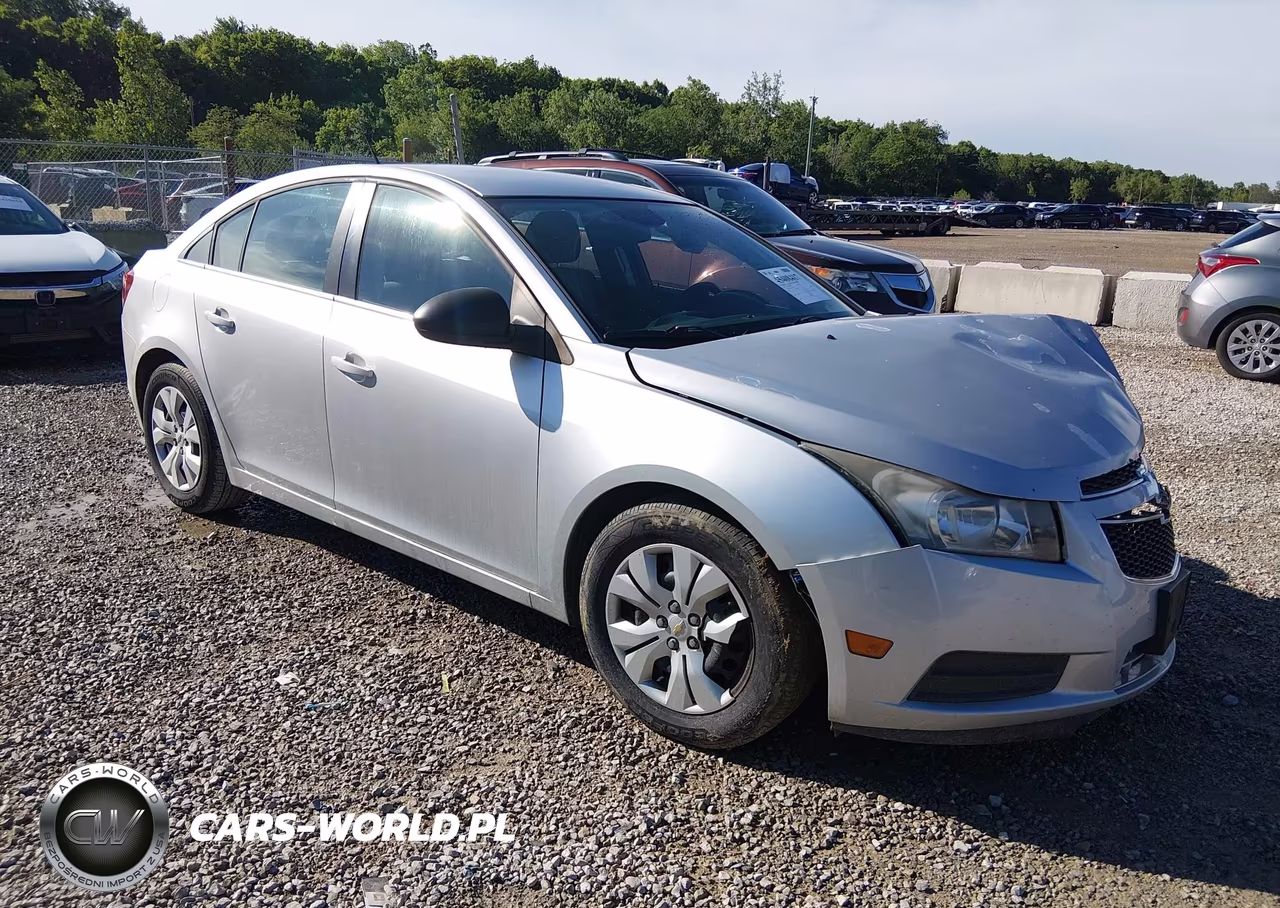 2012 Chevrolet Cruze Ls – zdjęcie 1 z 16