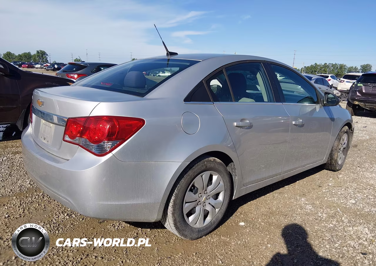 2012 Chevrolet Cruze Ls VIN:1G1PC5SH7C7352809 - 4