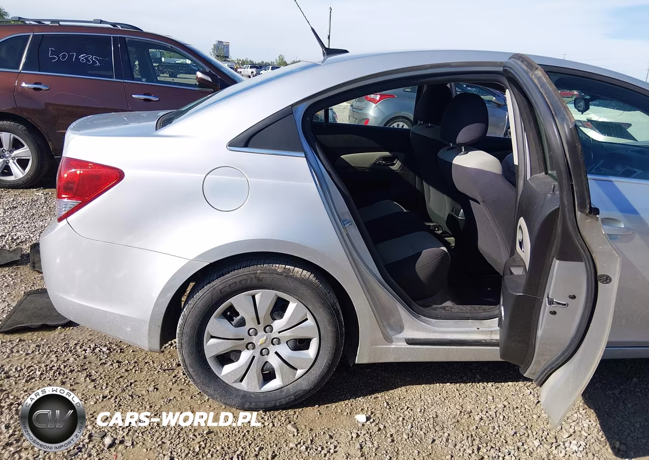 2012 Chevrolet Cruze Ls VIN:1G1PC5SH7C7352809 - 8