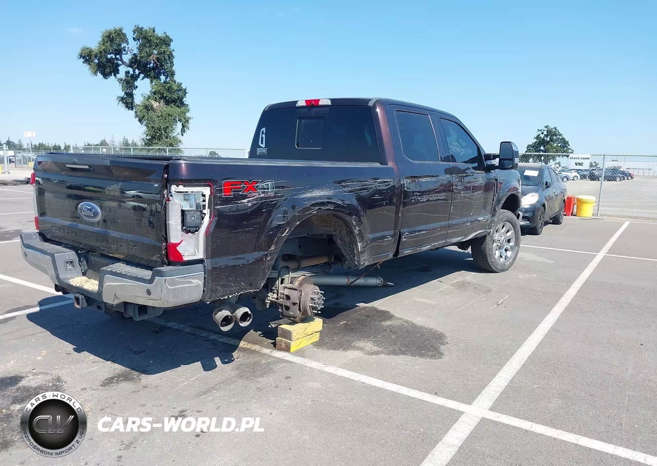 2018 Ford F-250 King Ranch-Lariat-Limited-Platinum-Xl-Xlt VIN:1FT7W2BT7JEB20723 - 4