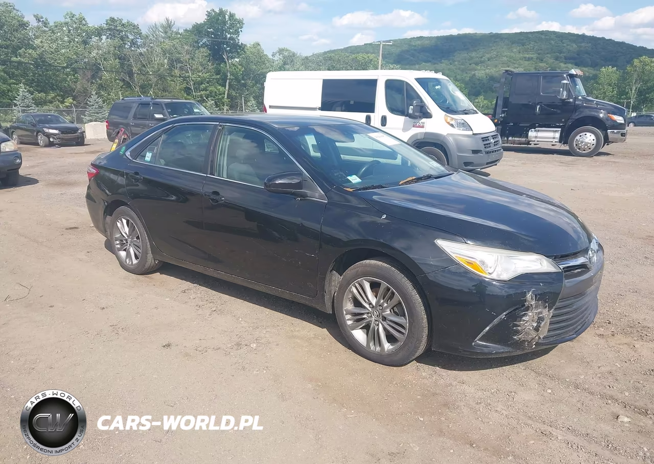 2015 Toyota Camry Hybrid Le