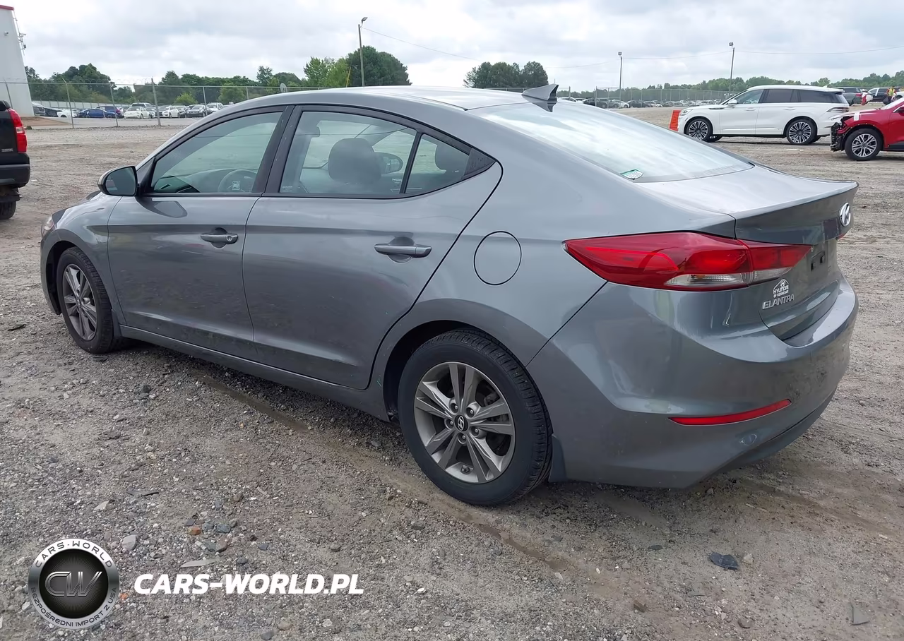 2018 Hyundai Elantra Sel VIN:5NPD84LF3JH343908 - 3