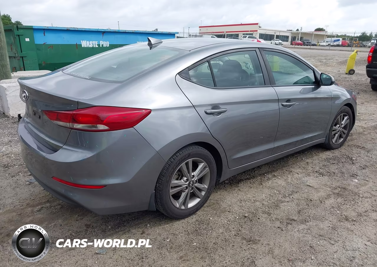 2018 Hyundai Elantra Sel VIN:5NPD84LF3JH343908 - 4