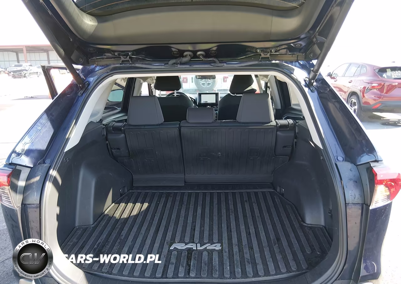 2025 Toyota Rav4 Xle VIN:2T3P1RFV4SW625292 - 17