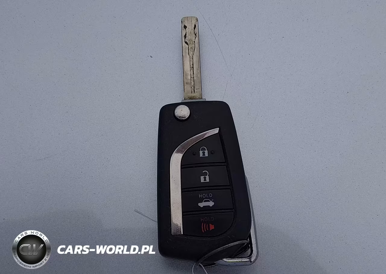 2018 Toyota Camry Le VIN:4T1B11HK9JU060138 - 11
