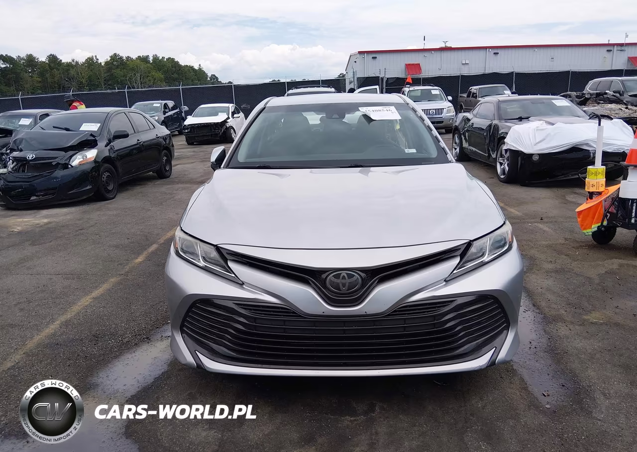 2018 Toyota Camry Le VIN:4T1B11HK9JU060138 - 13
