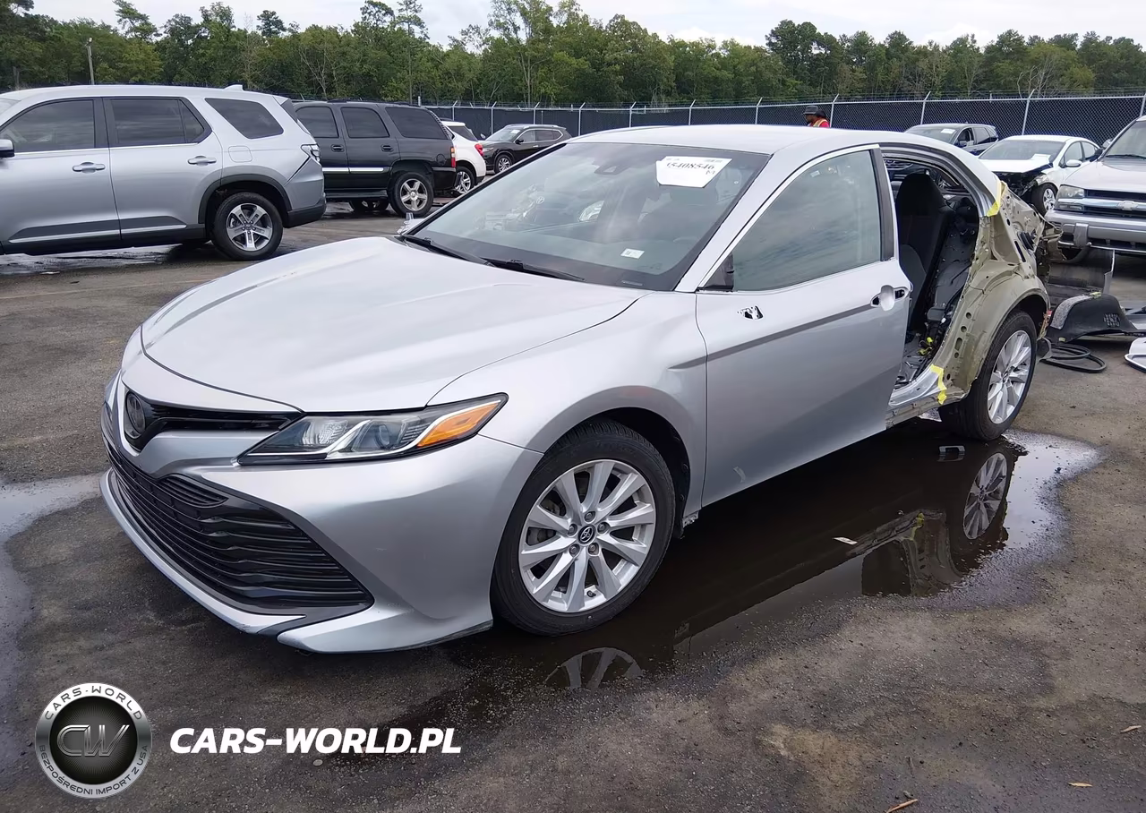 2018 Toyota Camry Le VIN:4T1B11HK9JU060138 - 2
