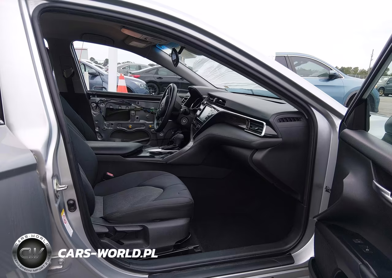2018 Toyota Camry Le VIN:4T1B11HK9JU060138 - 8